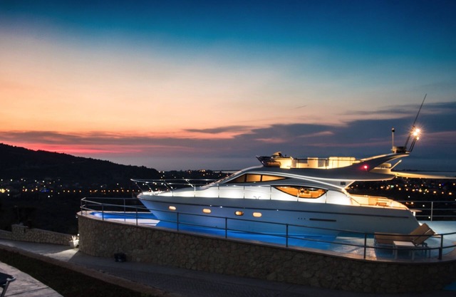 Yacht with a private pool & panoramic sea and city view @ Silencio Luxury Homes