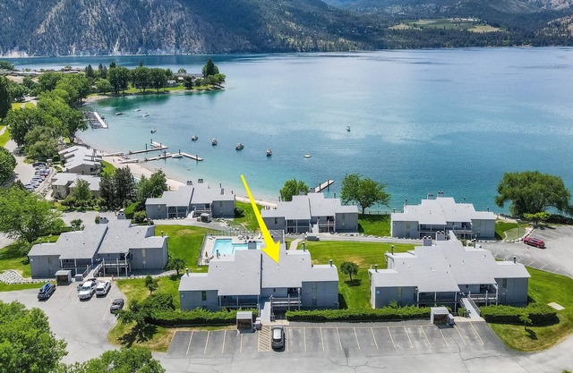 Yacinde F3 Panoramic Poolside and Mountain Views