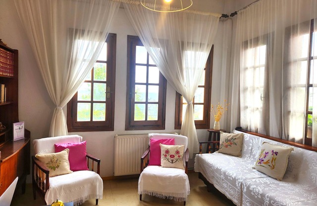 YALLA HOTEL CHOREFTO