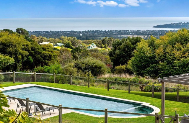 'Yambanool' Red Hill Escape