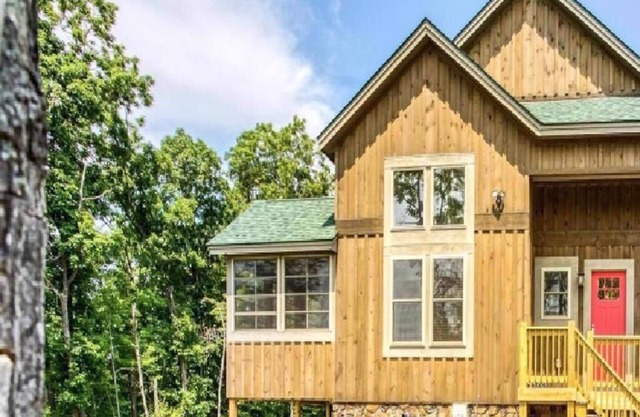 Year round fun and relaxationn5 min to slopes 15 min to the beach and golf