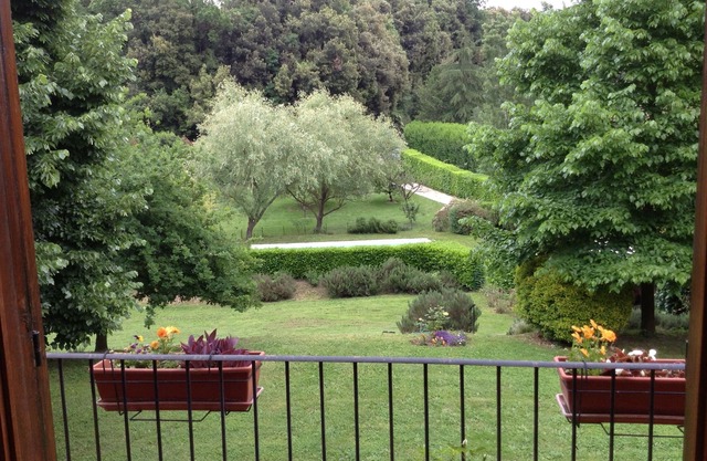Year-round golf at four different golf courses nearby, visit Rome, private pool