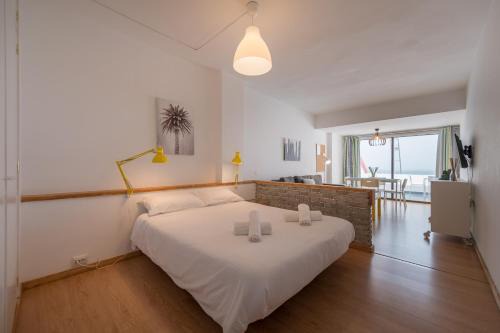 Yellow Sun Marine I By CanariasGetaway