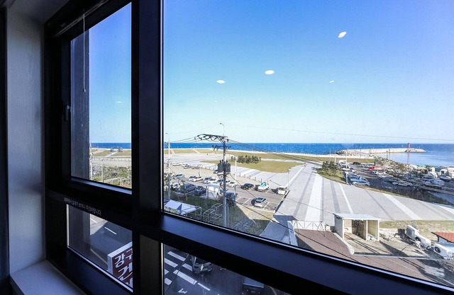 Yeongdeok Ganggu Port Stay