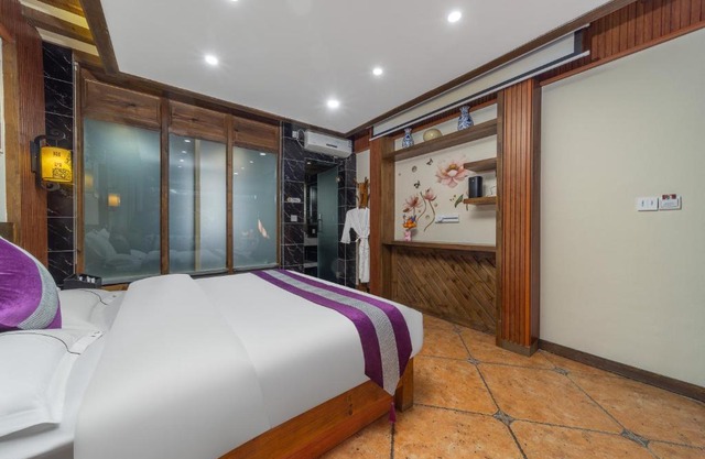 Yingxueke King Room