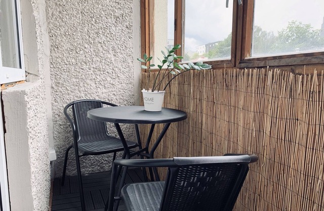 ❤️You'll love this large Apartment❤️ Free parking!