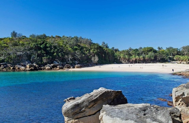 Your best choice of direct Beach front accommodation in Manly 3