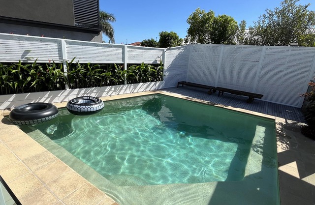 Your Chill out Holiday Home: Noosa vibes and Quick stroll to Sunrise Beach.