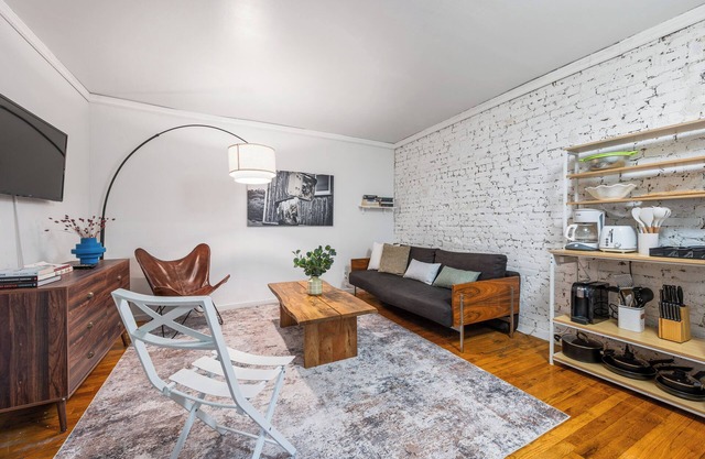 Your Cozy NYC Hideaway Awaits