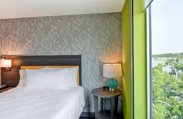 Your Escape to Paradise! Full Kitchen, Pet-friendly, Free Breakfast & Parking!