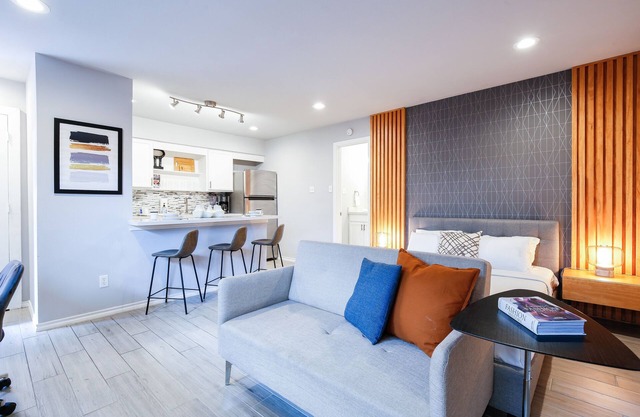 Your Montrose Studios! Sleeps 42/21BR/21BA/21PA