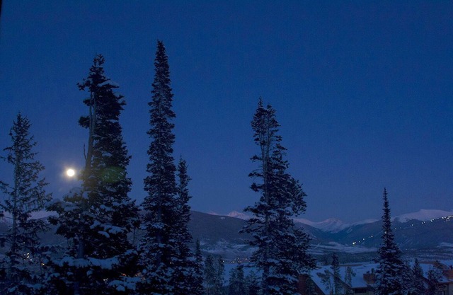 YOUR PERFECT MOUNTAIN GETAWAY ANY TIME OF YEAR! GREAT LOCATION & VIEWS.