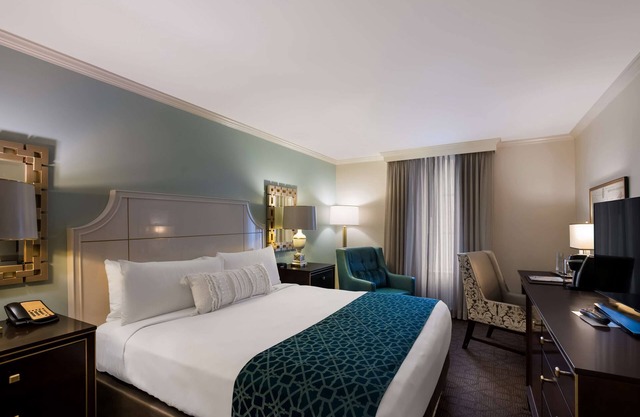 Your Ultimate Leisure Stay Near Jackson Square! Pets are Allowed, w/Pool