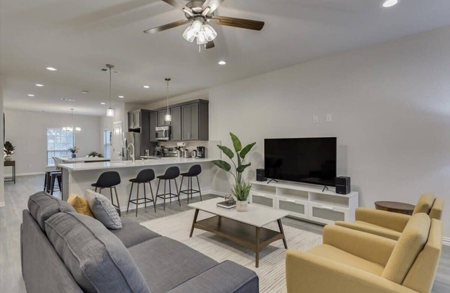 Your Vibrant Dallas Getaway Home