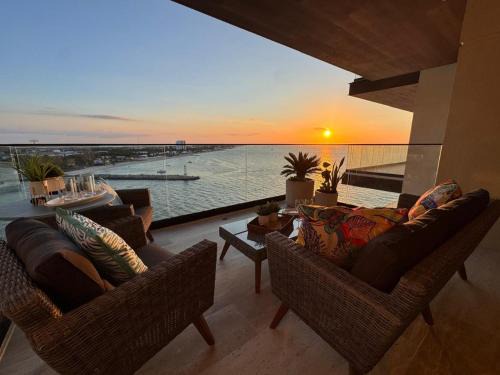 Yucalpeten Marina Breathtaking 2BR deluxe condo with stunning view