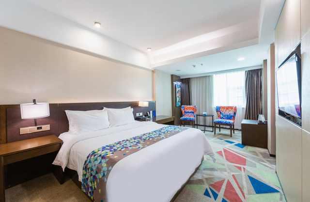 Z MAX Hotel (Guangzhou South High-speed Railway Station, Nanpu Metro Station)