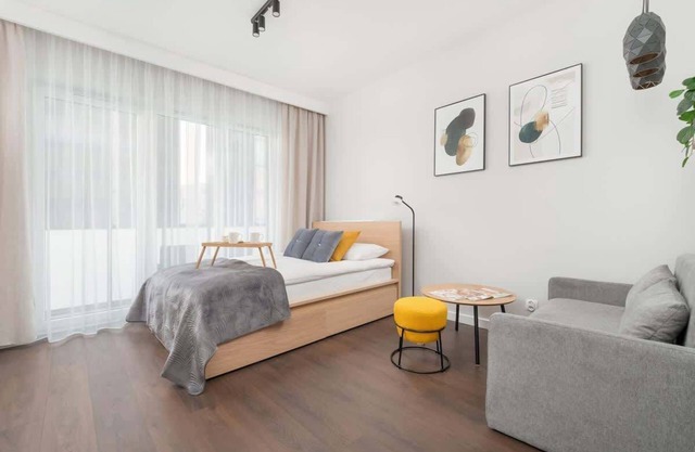 Zabrska 15 | Katowice | Cosy Studio | Parking & Balcony