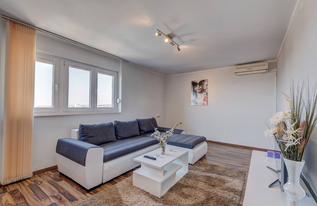 Zadar - Apartment near the beach and the center on the 12th floor