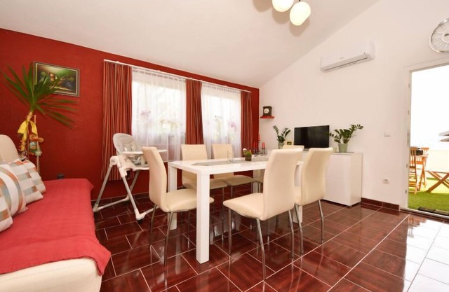 Zalazak Sunca by Interhome