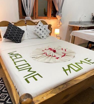 Zanzllywood Hotel and Apartments