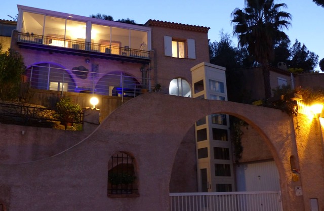 Zen accommodation on the mimosa hill