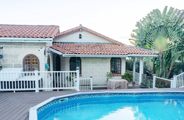 Zen Family Villa is located just 2 mins east of infamous Oistins and close to the Golf Course