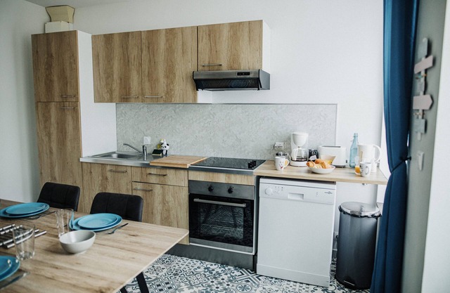 Zenest ★Independent, Functional and Well Situated★