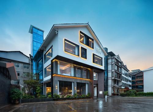 Zhangjiajie National Park RU Hotel-Free pick up service