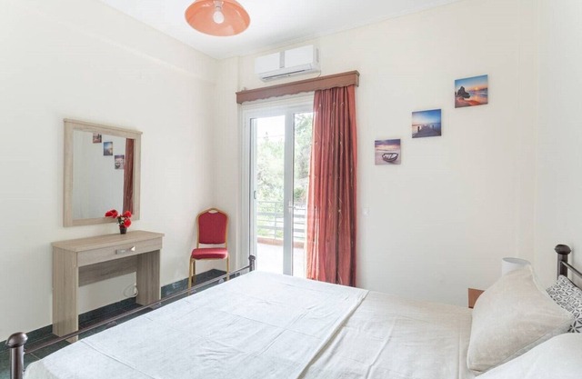 Zoumperi beach house