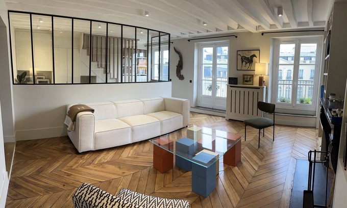 Saint-Thomas-d'Aquin Apartment | Élégant Appartement Familial de 3 Chambres au Cœur de Paris