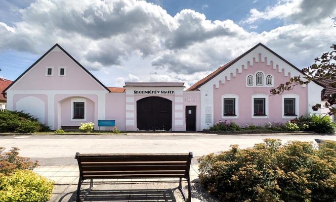 Hamr Apartment | Škorničkův statek