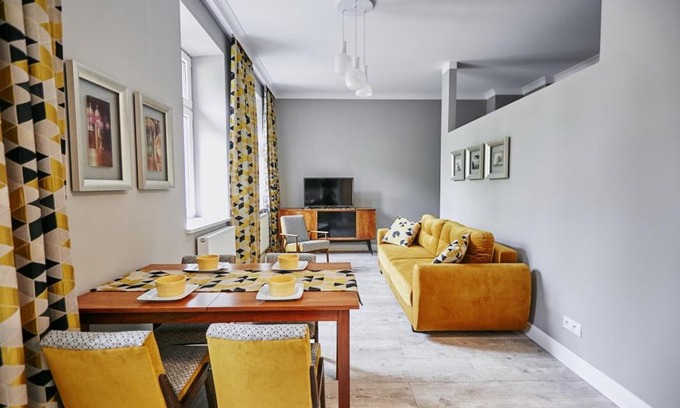 Chorzow Apartment | Żółty Apartament DE LUX dla 2 osób Chorzów Katowice