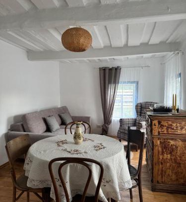 Moshny House | Бабусина Хатка