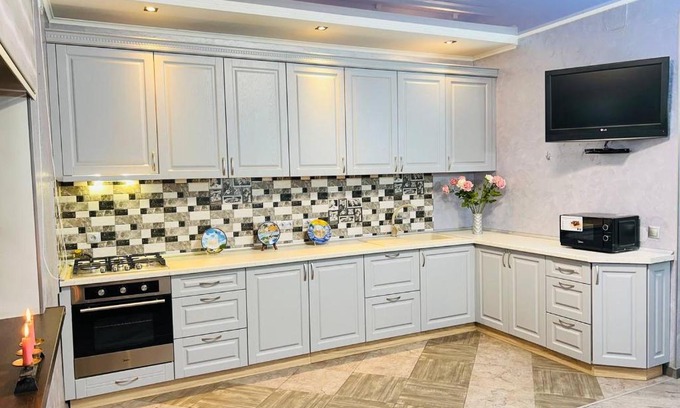 Almaty House | Большой дом в тихом районе