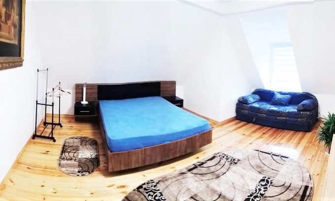 Berehove Apartment | Великі Апартаменти недалеко від Термальних Басейнів