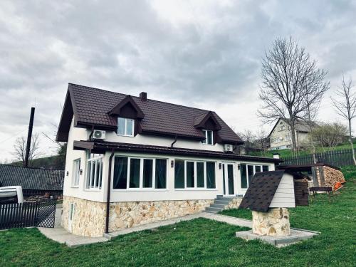 Soymy House | Вілла Смерекова хата