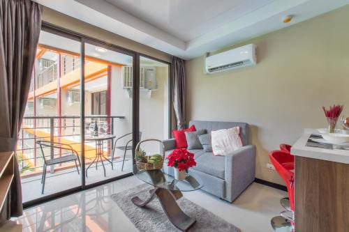 Nai Harn Apartment | Квартира вид на бассейн NBC S402 by IBG Property