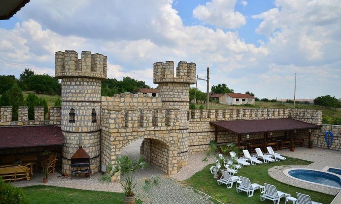 Isperih Hotel | Комплекс “Замъка”
