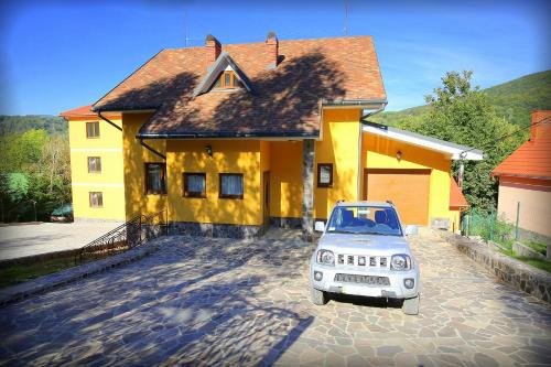 Transcarpathia House | Пори Року