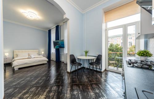 Verkhnie Misto Apartment | Софіївська площа Володимирська 18