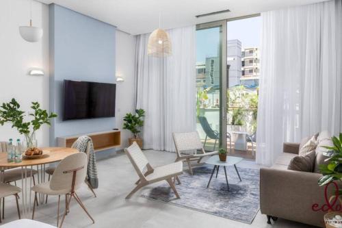 Eilat Apartment | דירת גן יוקרתית 50 מטר מהים - By Edomlux