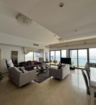Ash Shati Apartment | شقة بإطلالة بحرية بانورامية في برج داماك