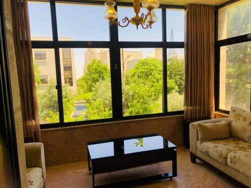 Al Jubeiha Apartment | شقة فاخرة مفروشة للايجار