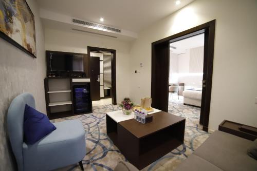 Medina Hotel | شقق زوايا الماسية العوالي