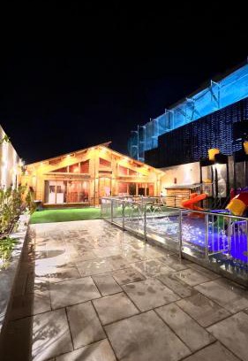 Al Kura Ski Chalet | كوخ ريفي