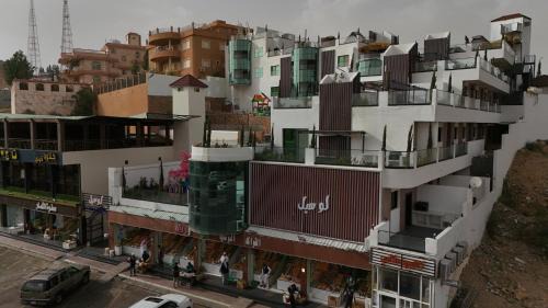 Al Hada Resort | منتجع لوسيل