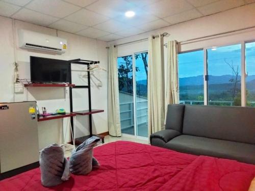 Tha Kradan House | บ้านสวนคึดฮอดโฮมสเตย์ ศรีสวัสดิ์ กาญจนบุรี