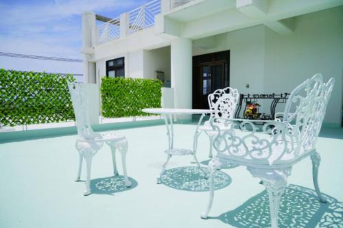 Chatan Apartment | アラハビーチから徒歩3分! コンビニやスーパーまで徒歩1分! Ai House