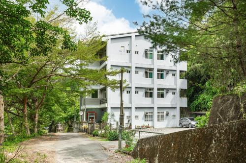 Puli House | 山水桃米旅店