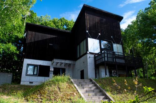 Hirafu House | 【愛犬と泊まれる宿】NISEKO RIKYU -利休-